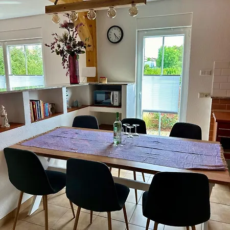 Zum Quedel Apartmán *